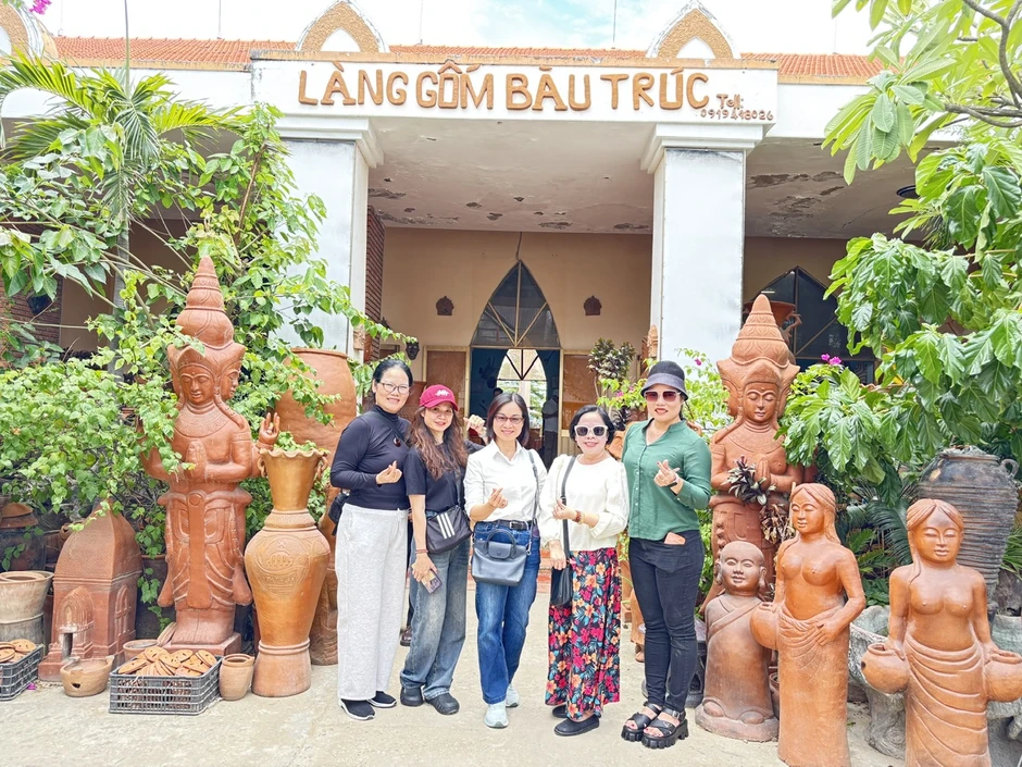 Đưa giá trị văn hóa làng nghề gốm Bàu Trúc vào sản phẩm du lịch Đưa giá trị văn hóa làng nghề gốm Bàu Trúc vào sản phẩm du lịch