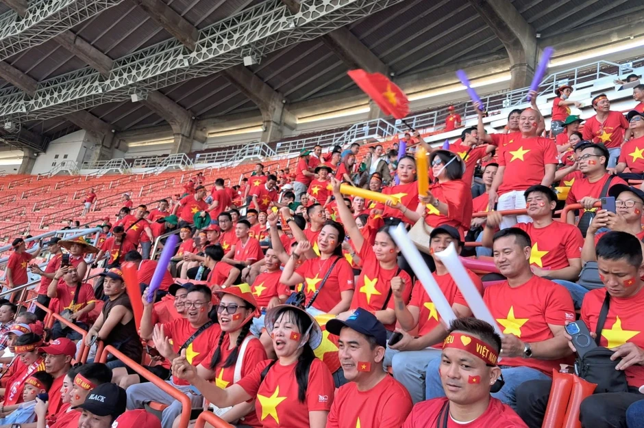 Giá vé cao nhất 20 triệu đồng đi Hà Nội - Bangkok cổ vũ chung kết ASEAN Cup Giá vé cao nhất 20 triệu đồng đi Hà Nội - Bangkok cổ vũ chung kết ASEAN Cup