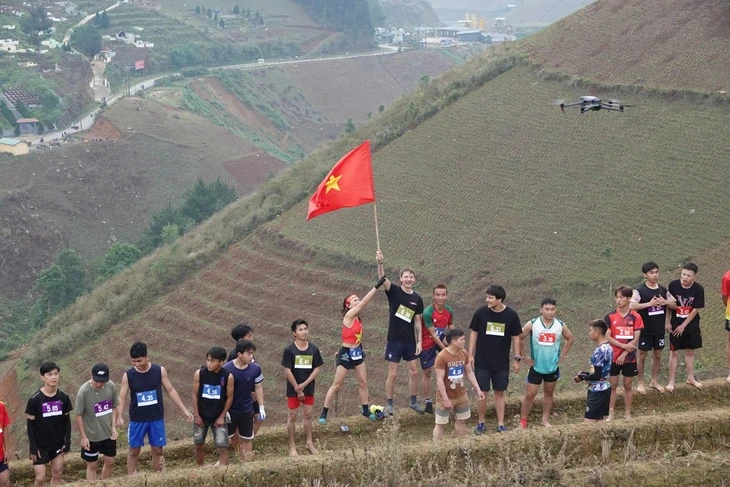 Giải chạy độc lạ nhất Việt Nam: Đua nhau leo ruộng bậc thang Mù Cang Chải Giải chạy độc lạ nhất Việt Nam: Đua nhau leo ruộng bậc thang Mù Cang Chải