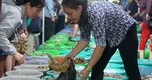 Giải pháp "chống chặt chém" khi mua hải sản theo cân tại điểm du lịch