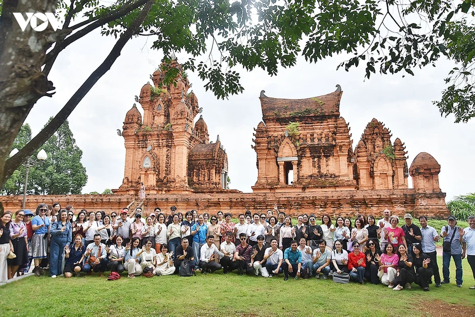 Hà Nội kỳ vọng đưa Làng Văn hóa thành điểm đến du lịch văn hóa hàng đầu cả nước Hà Nội kỳ vọng đưa Làng Văn hóa thành điểm đến du lịch văn hóa hàng đầu cả nước