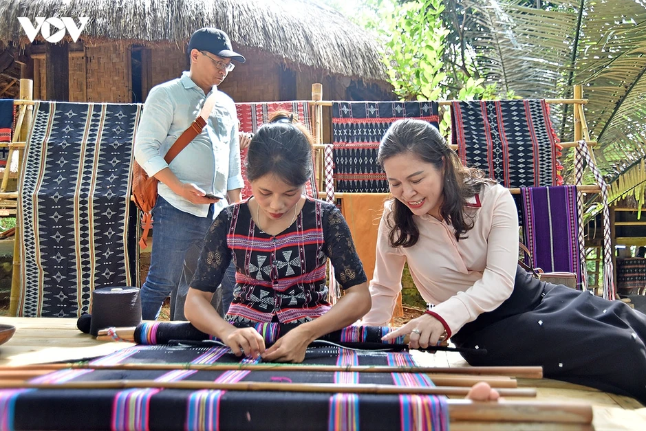 Hà Nội kỳ vọng đưa Làng Văn hóa thành điểm đến du lịch văn hóa hàng đầu cả nước Hà Nội kỳ vọng đưa Làng Văn hóa thành điểm đến du lịch văn hóa hàng đầu cả nước