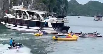 Hai tàu chở khách đâm va ở vịnh Lan Hạ, một tàu chìm, một phụ nữ tử vong