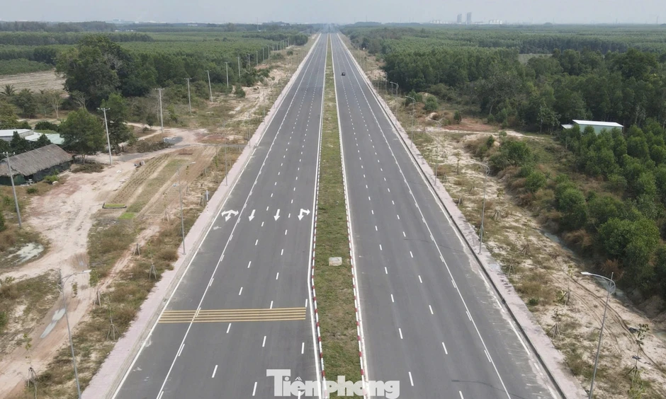 Hai tuyến đường nối TPHCM với sân bay Long Thành sắp về đích