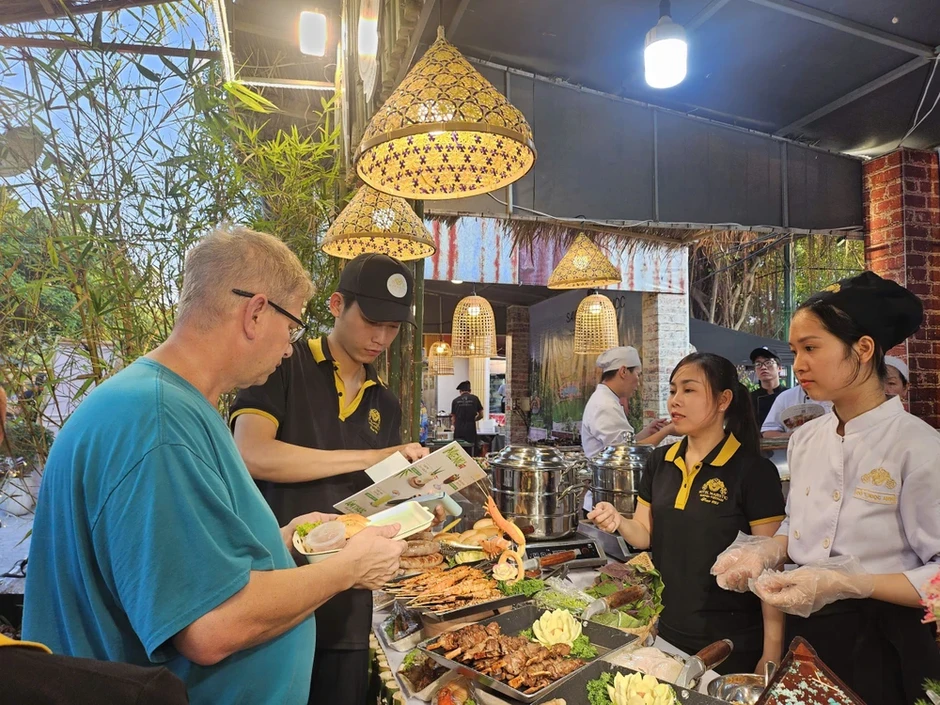 Hàng trăm món ngon hội tụ tại 'lễ hội ẩm thực đặc sắc nhất thế giới' Hàng trăm món ngon hội tụ tại 'lễ hội ẩm thực đặc sắc nhất thế giới'