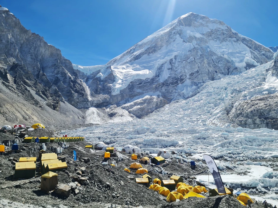 Hé lộ thủ đoạn gây sốc trong vụ "đầu độc" du khách trên đỉnh Everest Hé lộ thủ đoạn gây sốc trong vụ "đầu độc" du khách trên đỉnh Everest