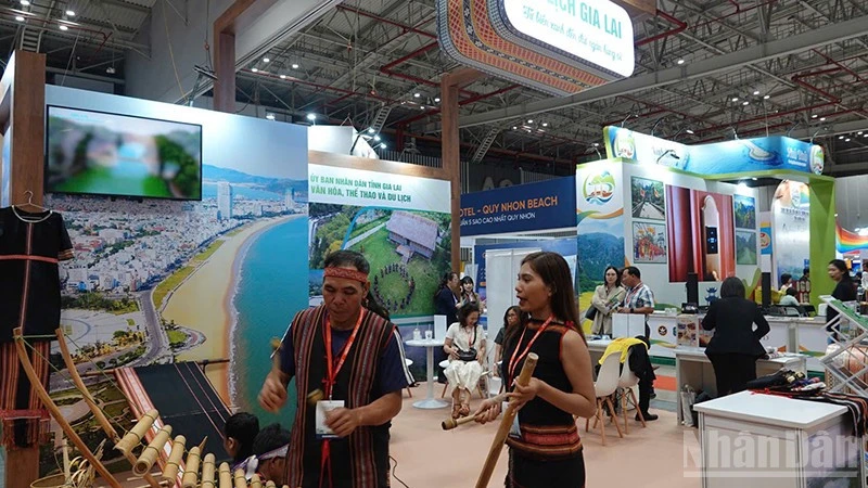 Hội chợ du lịch quốc tế Thành phố Hồ Chí Minh tròn 20 năm hình thành và phát triển Hội chợ du lịch quốc tế Thành phố Hồ Chí Minh tròn 20 năm hình thành và phát triển