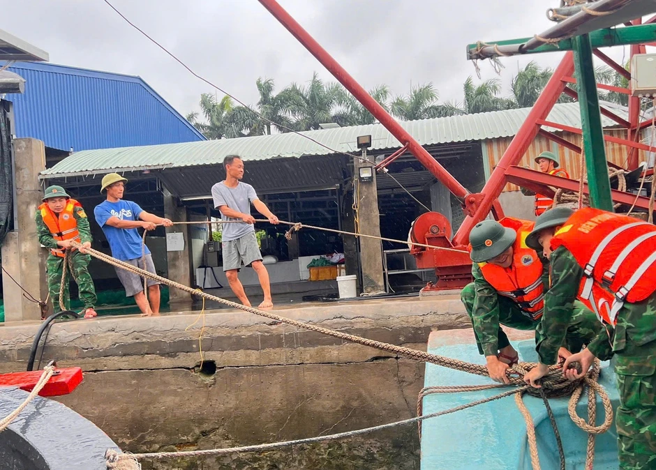 Hơn 1.700 du khách kẹt trên đảo Cát Bà Hơn 1.700 du khách kẹt trên đảo Cát Bà