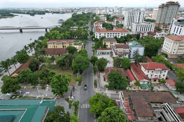 Huế chấp thuận dự án khách sạn cao cấp 5 tầng trên ‘đất vàng’ dọc sông Hương Huế chấp thuận dự án khách sạn cao cấp 5 tầng trên ‘đất vàng’ dọc sông Hương