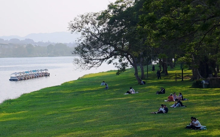 Huế chấp thuận dự án khách sạn cao cấp 5 tầng trên ‘đất vàng’ dọc sông Hương Huế chấp thuận dự án khách sạn cao cấp 5 tầng trên ‘đất vàng’ dọc sông Hương