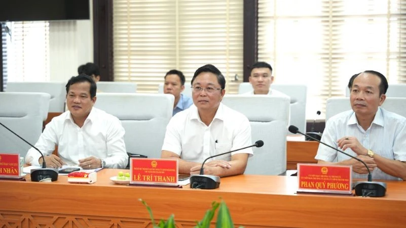 Huế hợp tác với Sun Group phát triển các sản phẩm du lịch, dịch vụ mới Huế hợp tác với Sun Group phát triển các sản phẩm du lịch, dịch vụ mới