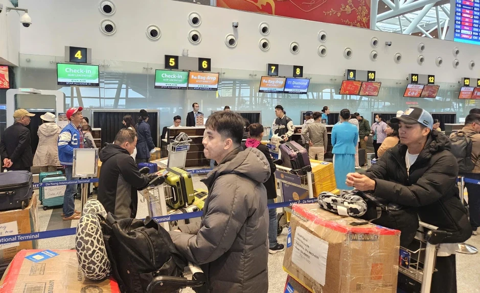 Khách đến quá đông khiến sân bay quá tải, Đà Nẵng đề nghị gỡ khó Khách đến quá đông khiến sân bay quá tải, Đà Nẵng đề nghị gỡ khó