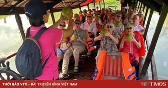 Khách e dè đặt tour, doanh nghiệp lữ hành gồng mình neo giá