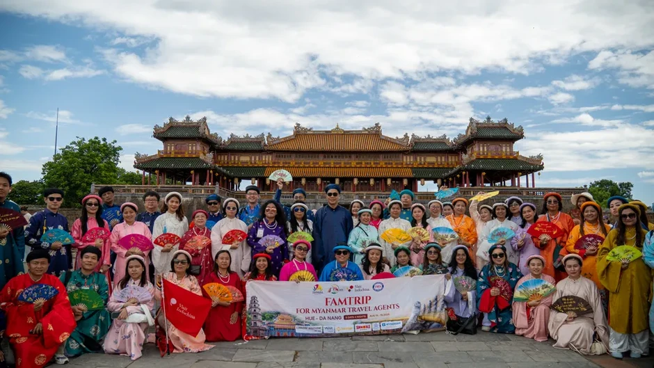 Khách Myanmar chuộng biển, nghỉ dưỡng và món cay miền Trung Khách Myanmar chuộng biển, nghỉ dưỡng và món cay miền Trung