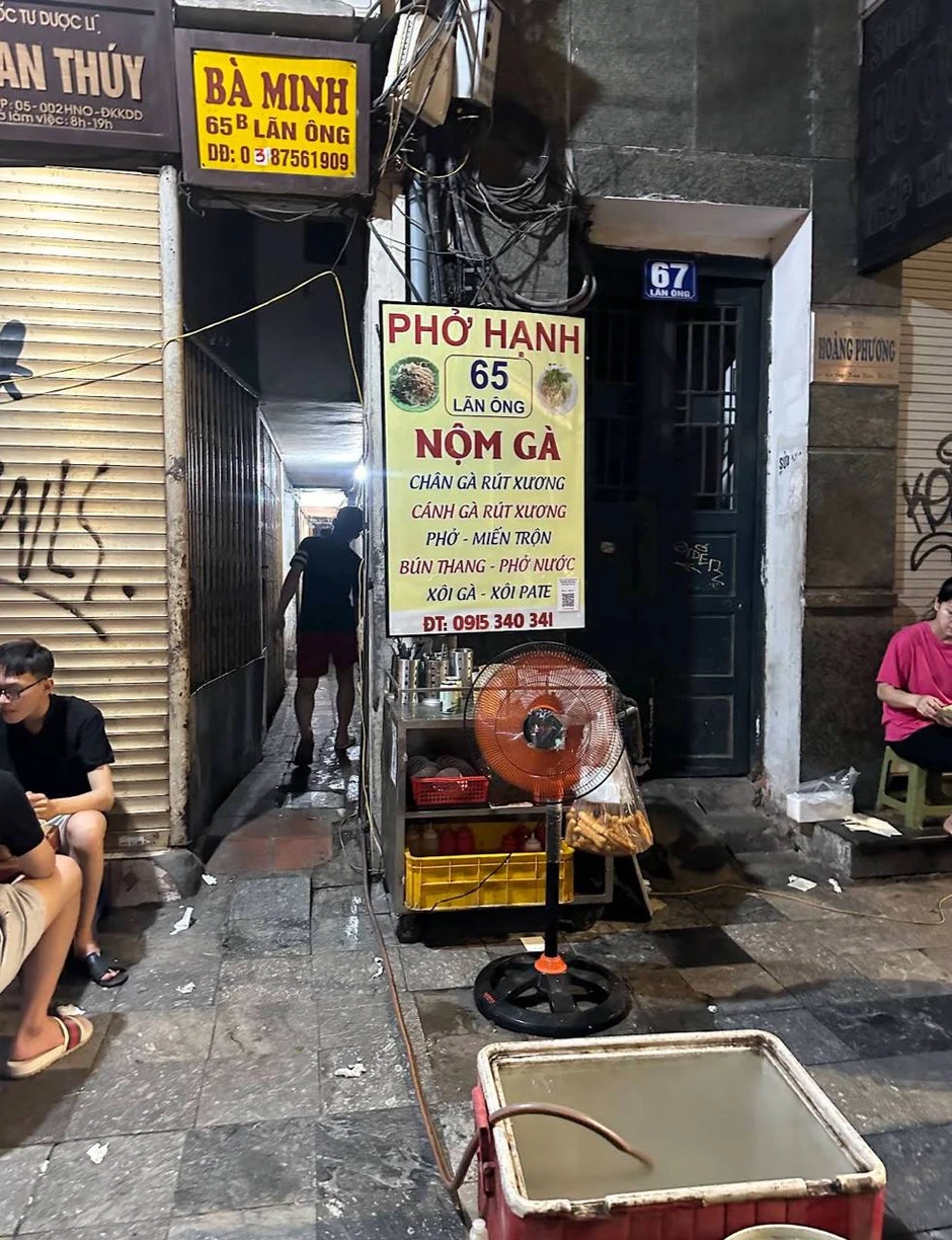 Khách Nhật ăn phở gà Hà Nội rồi ví như "say nắng một cô bé kém tuổi", mê đến mức muốn ăn liền 3 bát Khách Nhật ăn phở gà Hà Nội rồi ví như "say nắng một cô bé kém tuổi", mê đến mức muốn ăn liền 3 bát