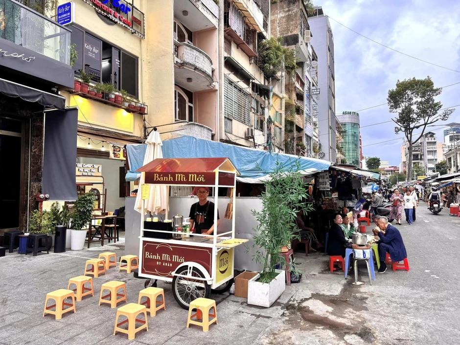 Khách Tây bình chọn bánh mì đắt nhất Việt Nam Khách Tây bình chọn bánh mì đắt nhất Việt Nam