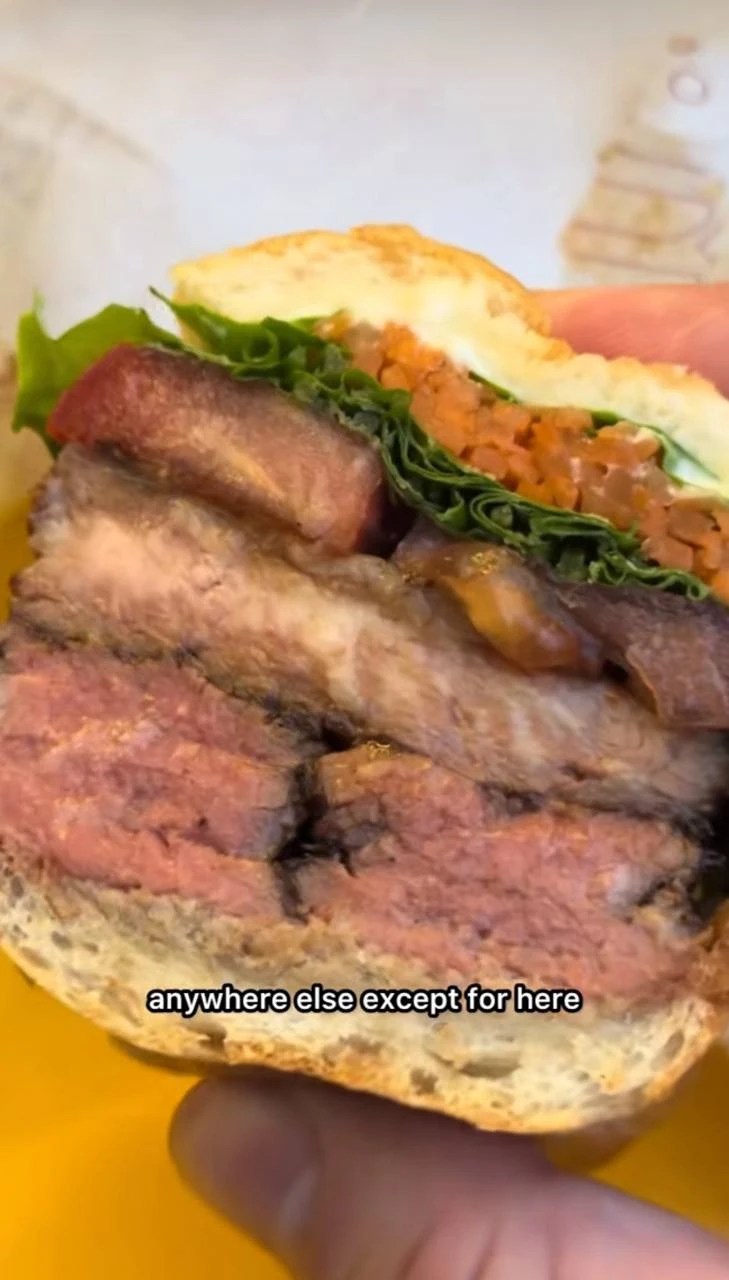Khách Tây bình chọn bánh mì đắt nhất Việt Nam Khách Tây bình chọn bánh mì đắt nhất Việt Nam