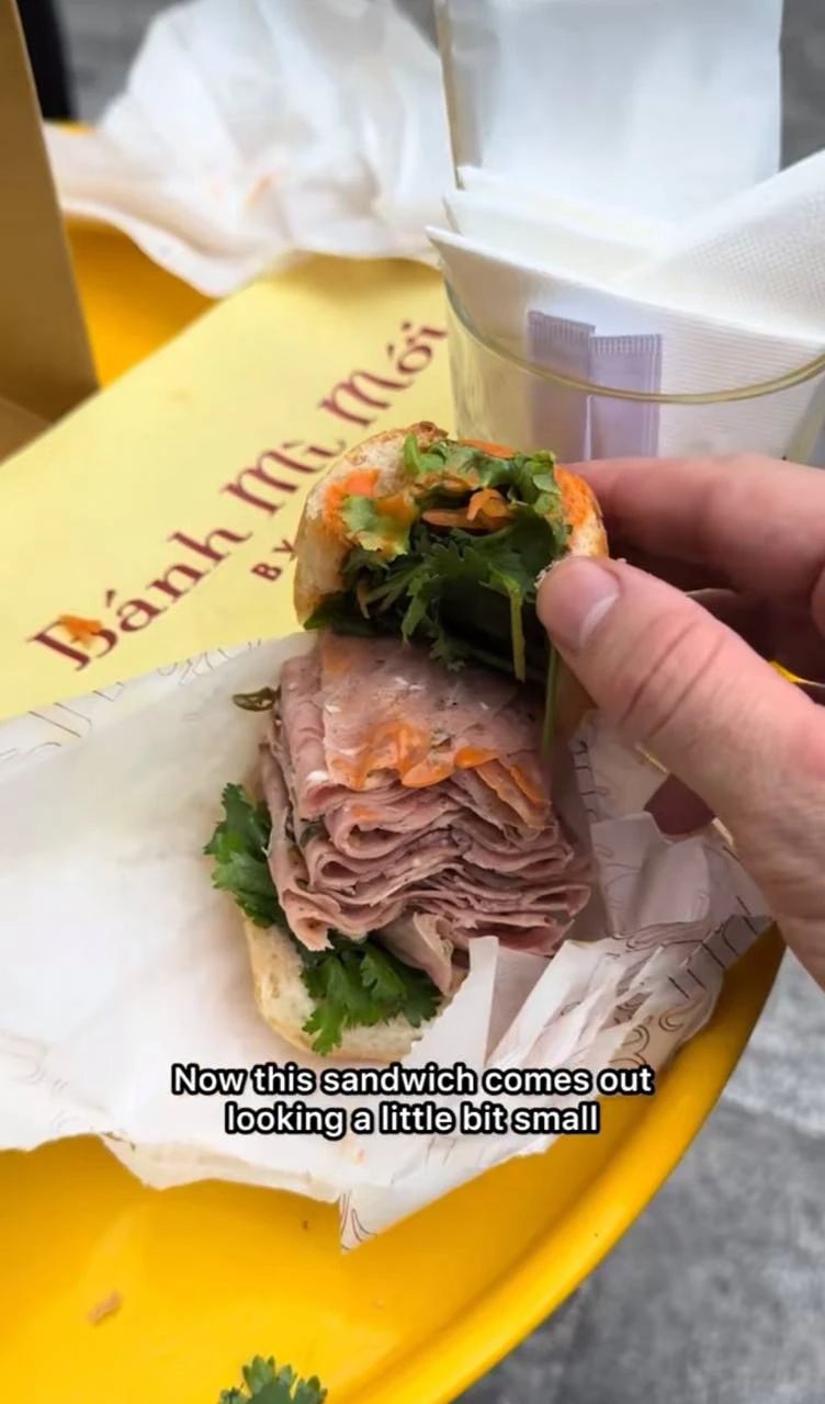 Khách Tây bình chọn bánh mì đắt nhất Việt Nam Khách Tây bình chọn bánh mì đắt nhất Việt Nam