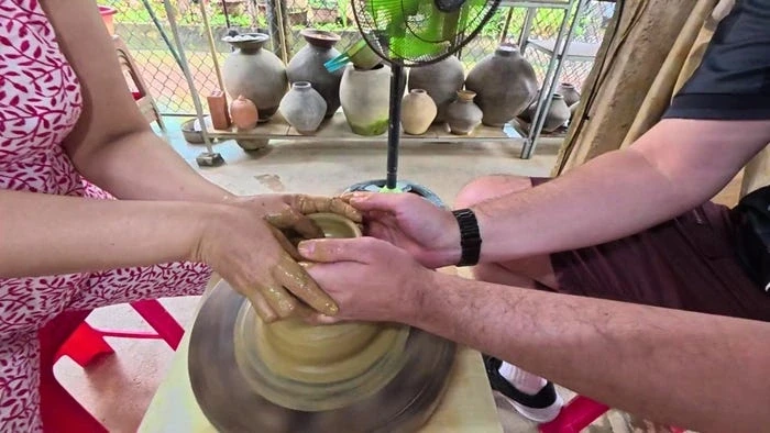 Khách Tây mê mẩn một nơi ở Việt Nam, ở gần nửa tháng vẫn muốn chơi tiếp Khách Tây mê mẩn một nơi ở Việt Nam, ở gần nửa tháng vẫn muốn chơi tiếp