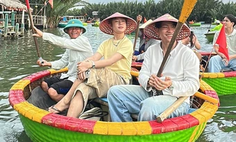 Khách Thái xăm chữ 'Tôi yêu Việt Nam' sau chuyến đi Đà Nẵng