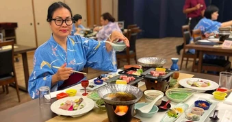 Khách Việt ăn mâm cơm cao cấp 15 món ở Nhật, thịt bò mỏng như tờ giấy