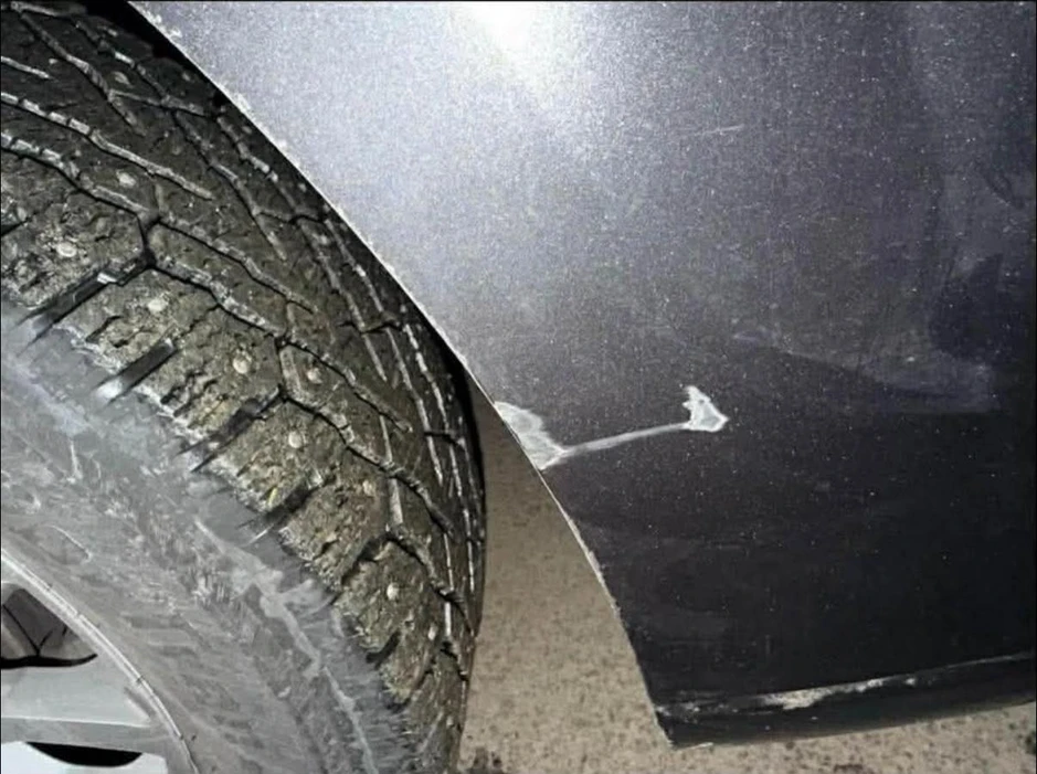 Khách Việt thuê xe du lịch Bắc Âu, bị phạt 50 triệu đồng vì... một vết xước