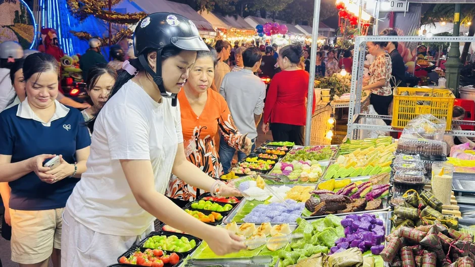 Khai mạc Tuần lễ Trái cây “Trên bến dưới thuyền” với hơn 230 gian hàng Khai mạc Tuần lễ Trái cây “Trên bến dưới thuyền” với hơn 230 gian hàng