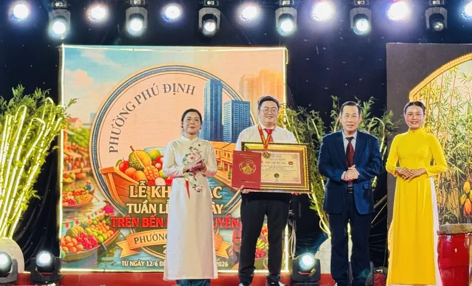 Khai mạc Tuần lễ Trái cây “Trên bến dưới thuyền” với hơn 230 gian hàng Khai mạc Tuần lễ Trái cây “Trên bến dưới thuyền” với hơn 230 gian hàng