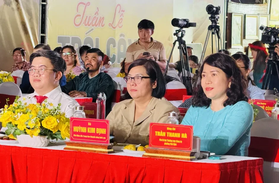 Khai mạc Tuần lễ Trái cây “Trên bến dưới thuyền” với hơn 230 gian hàng Khai mạc Tuần lễ Trái cây “Trên bến dưới thuyền” với hơn 230 gian hàng