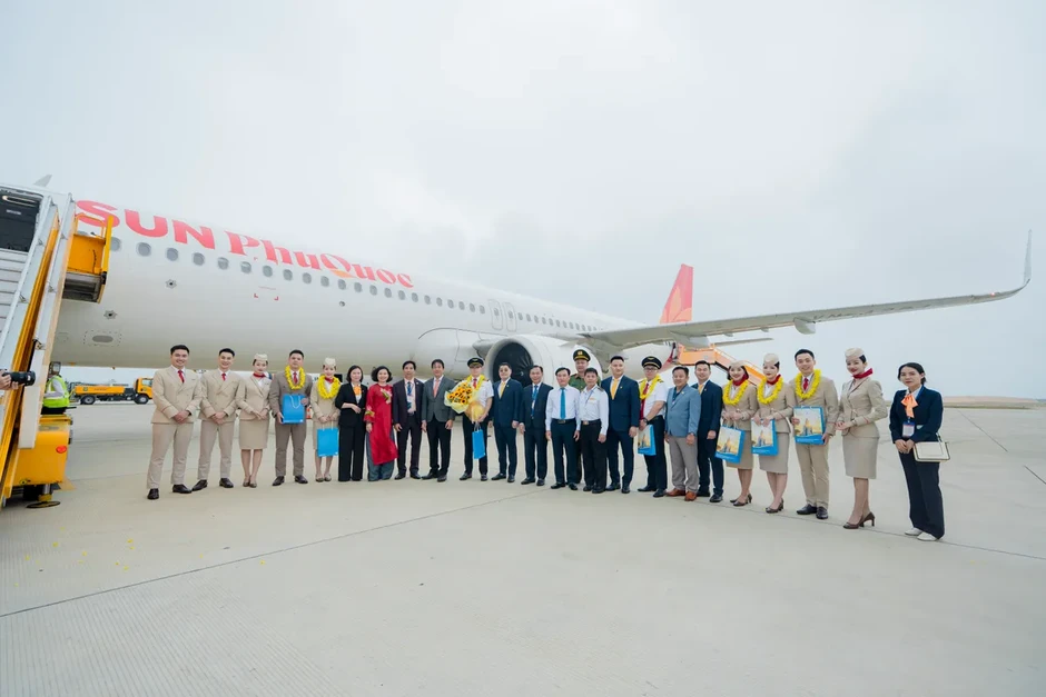 Khánh Hòa đón chuyến bay thẳng từ Phú Quốc: Khẳng định vị thế cửa ngõ du lịch Nam Trung Bộ Khánh Hòa đón chuyến bay thẳng từ Phú Quốc: Khẳng định vị thế cửa ngõ du lịch Nam Trung Bộ