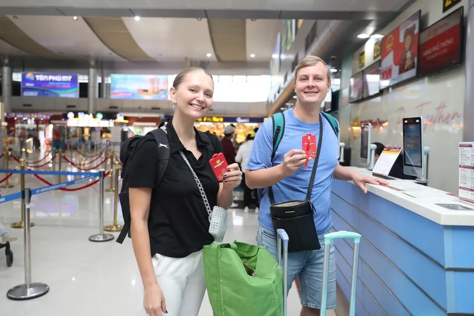 Khánh Hòa đón chuyến bay thẳng từ Phú Quốc: Khẳng định vị thế cửa ngõ du lịch Nam Trung Bộ Khánh Hòa đón chuyến bay thẳng từ Phú Quốc: Khẳng định vị thế cửa ngõ du lịch Nam Trung Bộ