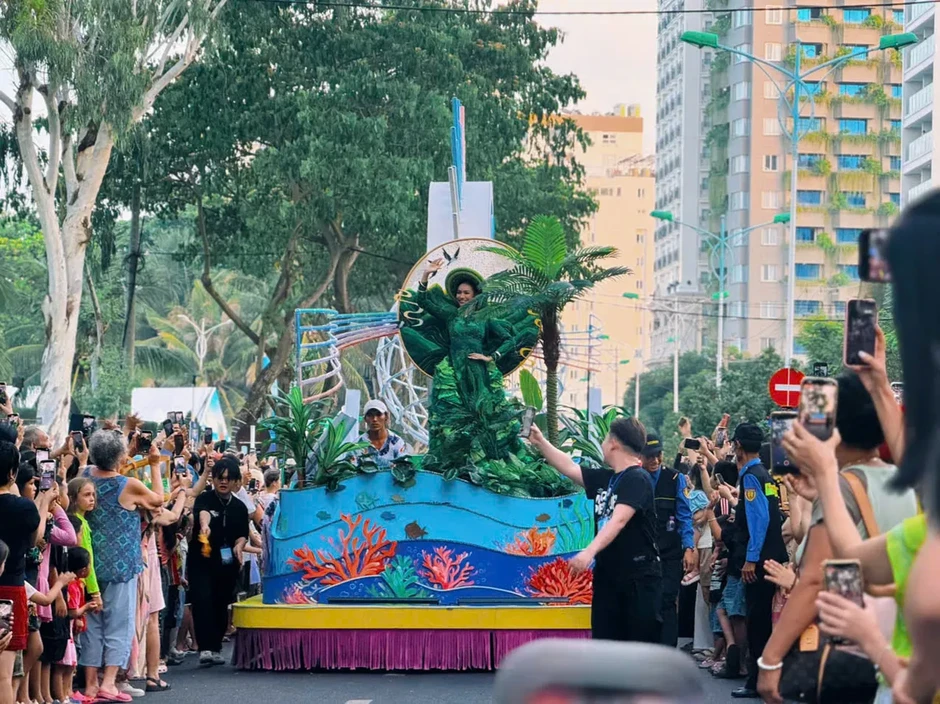 Khánh Hòa đón hơn 15 triệu lượt khách sau 7 tháng Khánh Hòa đón hơn 15 triệu lượt khách sau 7 tháng