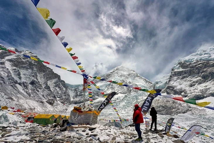 Kỷ lục mới, 274 người chinh phục đỉnh Everest trong một ngày Kỷ lục mới, 274 người chinh phục đỉnh Everest trong một ngày
