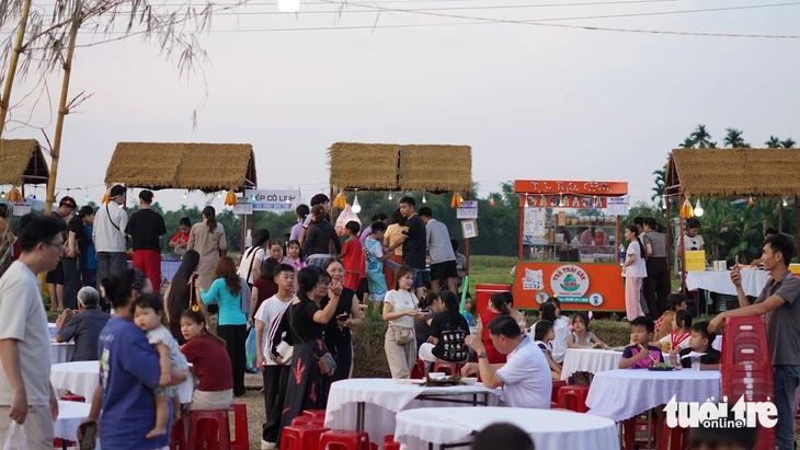 Làm du lịch đúng cách, ngôi làng ở Quảng Ngãi đón cả ngàn du khách ghé chơi dịp lễ Làm du lịch đúng cách, ngôi làng ở Quảng Ngãi đón cả ngàn du khách ghé chơi dịp lễ