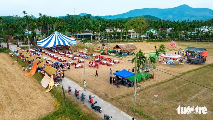 Làm du lịch đúng cách, ngôi làng ở Quảng Ngãi đón cả ngàn du khách ghé chơi dịp lễ Làm du lịch đúng cách, ngôi làng ở Quảng Ngãi đón cả ngàn du khách ghé chơi dịp lễ
