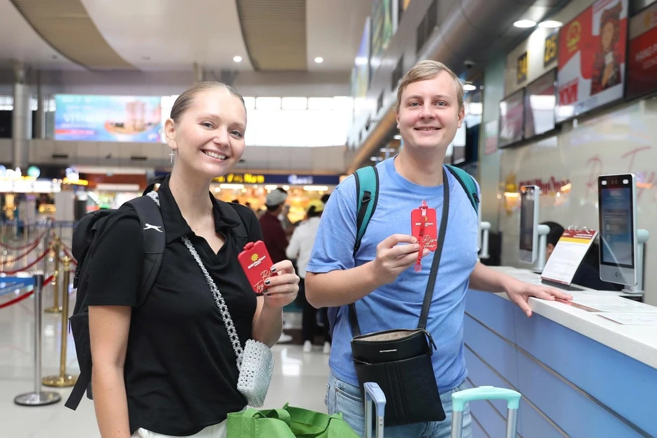 Lần đầu tiên mở đường bay Phú Quốc - Nha Trang Lần đầu tiên mở đường bay Phú Quốc - Nha Trang