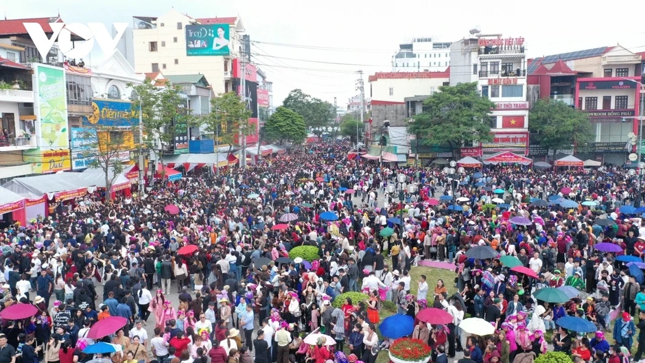 Lạng Sơn đón hơn 1 triệu lượt khách dịp lễ hội đền Kỳ Cùng - Tả Phủ năm 2026