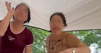 Lao vào tranh cãi vì bị nhắc hát karaoke loa kéo ở khu cắm trại Hà Nội