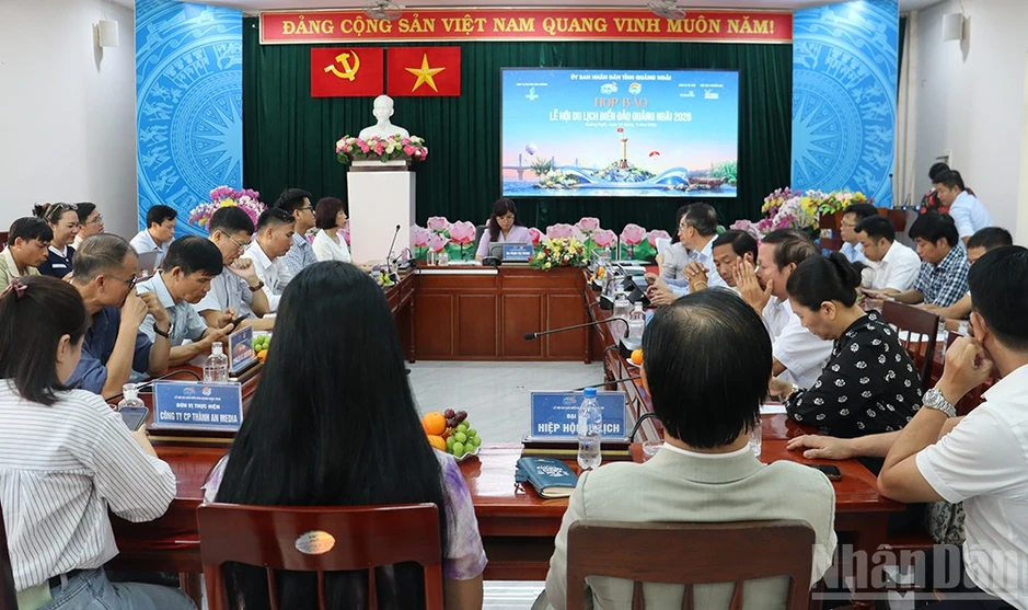 Lễ hội du lịch biển đảo Quảng Ngãi - tôn vinh di sản biển đảo Lễ hội du lịch biển đảo Quảng Ngãi - tôn vinh di sản biển đảo