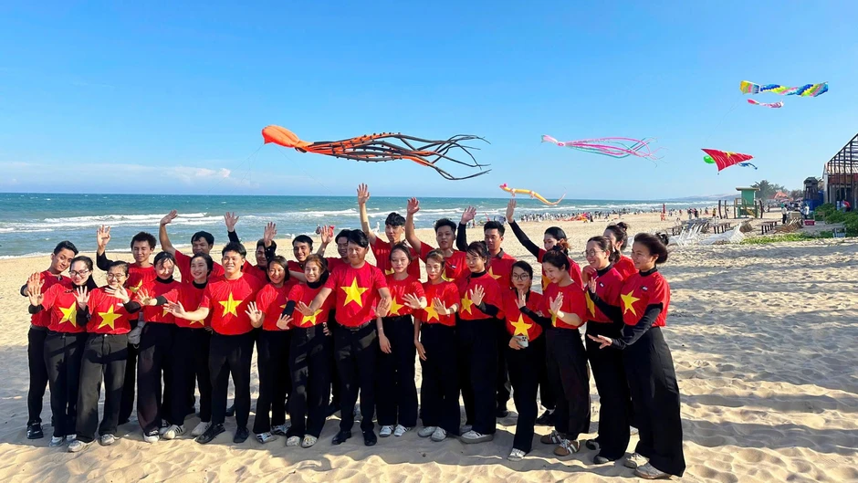 Lễ hội thả diều tại Lâm Đồng thu hút nhiều du khách trong dịp lễ 30/4-1/5 Lễ hội thả diều tại Lâm Đồng thu hút nhiều du khách trong dịp lễ 30/4-1/5