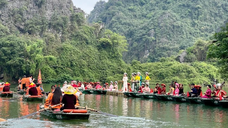 Lễ hội Tràng An 2026: Lan tỏa “mạch nguồn linh khí”, gợi nhắc về trách nhiệm của con người Lễ hội Tràng An 2026: Lan tỏa “mạch nguồn linh khí”, gợi nhắc về trách nhiệm của con người