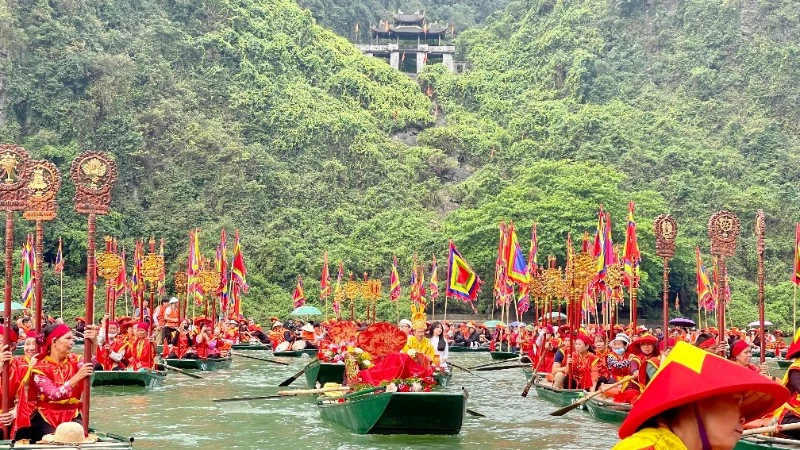 Lễ hội Tràng An 2026: Lan tỏa “mạch nguồn linh khí”, gợi nhắc về trách nhiệm của con người Lễ hội Tràng An 2026: Lan tỏa “mạch nguồn linh khí”, gợi nhắc về trách nhiệm của con người