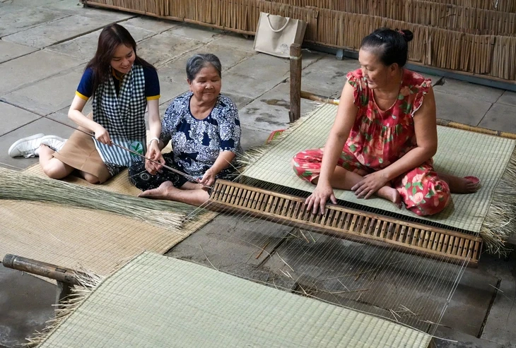Loạt điểm đến miệt vườn, làng nghề khó bỏ qua khi về Vĩnh Long Loạt điểm đến miệt vườn, làng nghề khó bỏ qua khi về Vĩnh Long