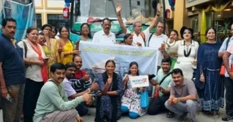 Lũ quét ở Nepal: 25 người thoát nạn trong gang tấc nhờ hành động của tài xế