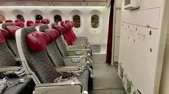 Lý do ghế vách ngăn trên máy bay bị khách 'hắt hủi'