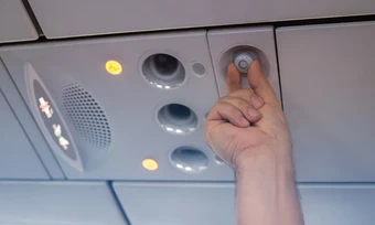 Lý do không nên tắt lỗ thông gió tại ghế ngồi trên máy bay