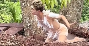Màn múa chim non độc lạ gây sốt tại khu du lịch ở Ninh Bình