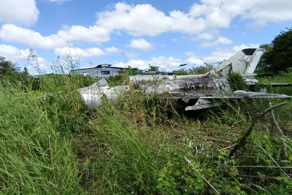 Máy bay MiG-21 được bảo quản nguyên vẹn, thu hút du khách khi đến Bạc Liêu Máy bay MiG-21 được bảo quản nguyên vẹn, thu hút du khách khi đến Bạc Liêu