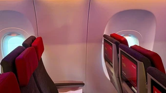 May rủi khi trả thêm tiền để ngồi ghế cạnh cửa sổ trên máy bay