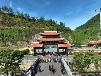 Miễn phí cáp treo, cầu kính tại Ngày hội Đông Giang 2026